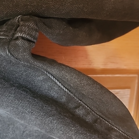 Torrid Size 22 Crop Boyfriend Jean Denim Black Distressed Cut Off Button Fly EUC - Picture 9 of 11